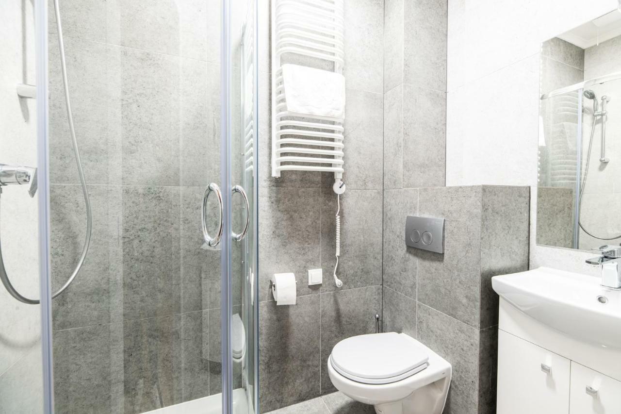 Lubomirskiego 23 Residence - Great Location, 10 Min To Main Square By Foot, Right Next To Main Rail And Bus Station Krakow Luaran gambar